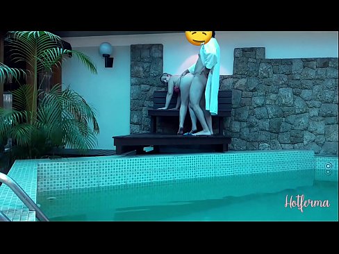 ❤️ El cap convida la criada a la piscina, però no va poder resistir-se a una calor ❤❌ Porno de qualitat al ca.xxxshake.ru
