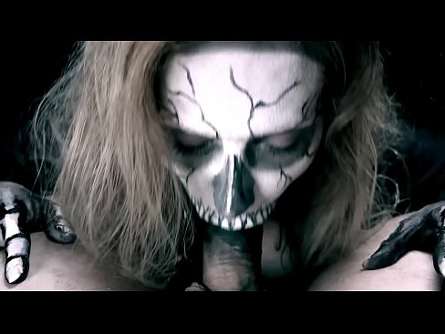 ❤️ Noia dimoni xuclant polla amb la seva boca negra i empassant semen. ❤❌ Porno de qualitat al ca.xxxshake.ru